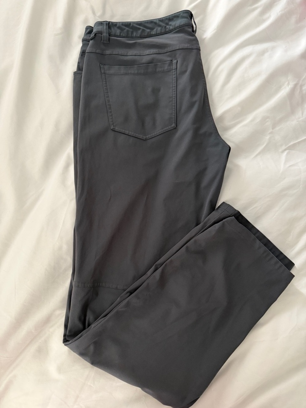 Men’s Lululemon ABC pants in charcoal grey
EUC
36x32